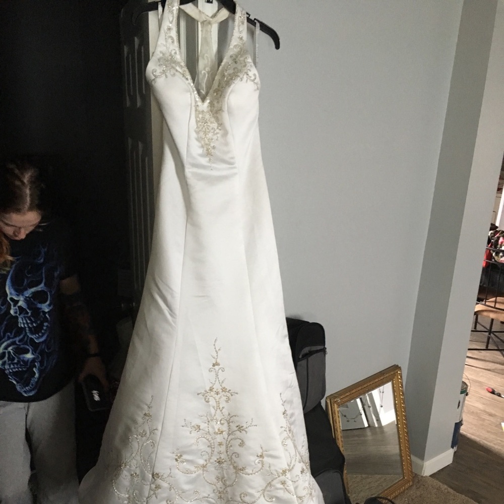 Mary’s bridal wedding dress